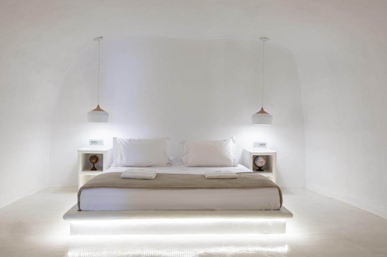 The Globe Suites Villa Fira  Exterior photo