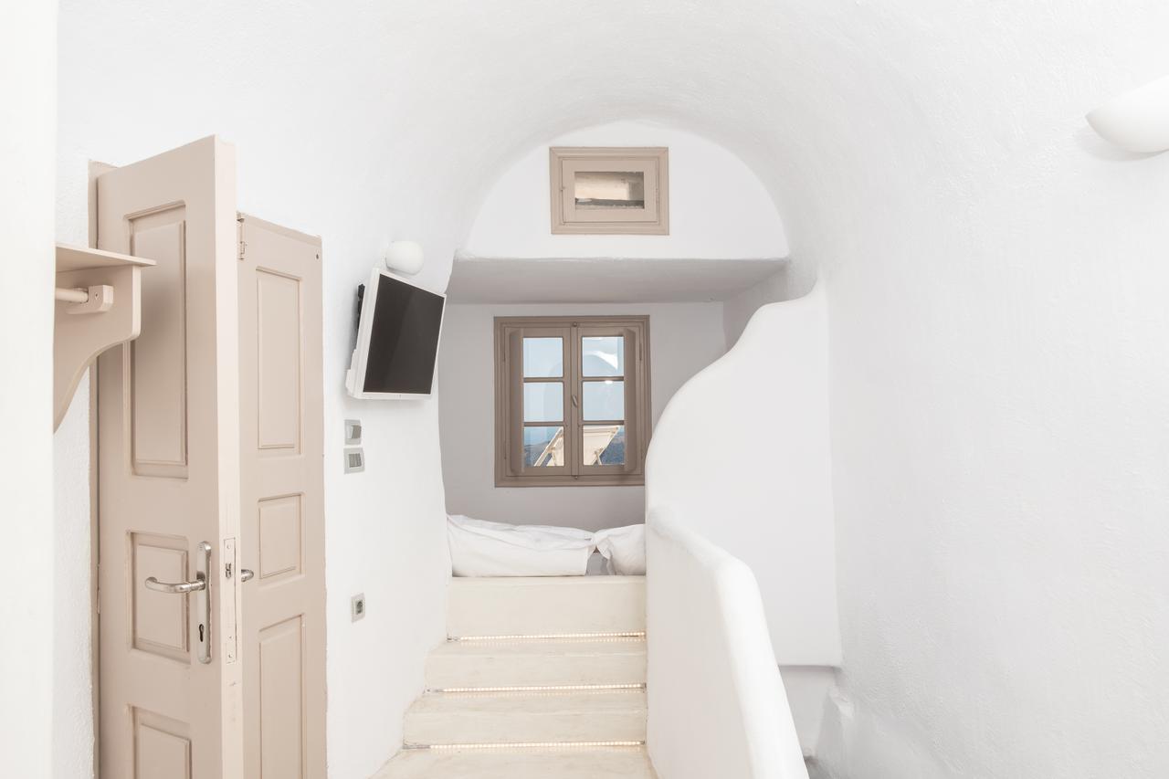 The Globe Suites Villa Fira  Exterior photo
